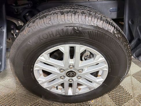 Used 2023 Toyota Tundra SR5 w/ SR5 Premium Package AWD/4WD image 19