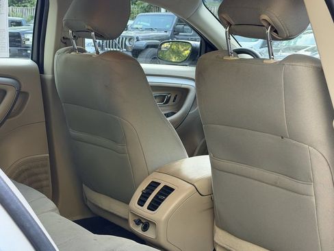 Used 2019 Ford Taurus SE FWD image 13