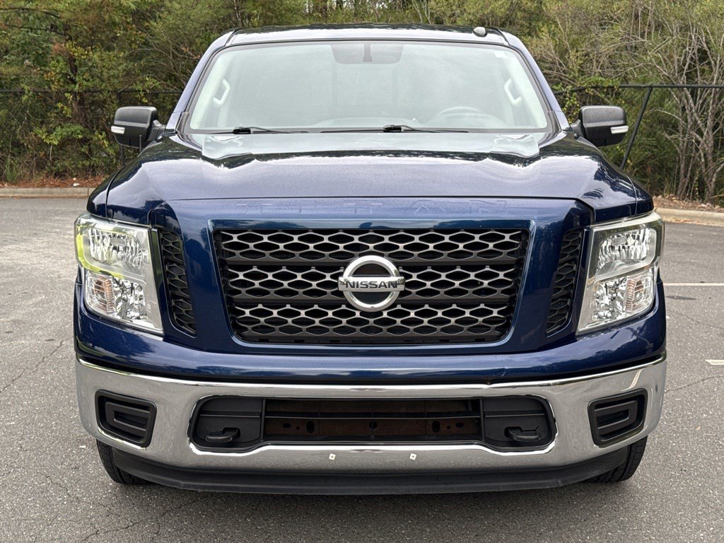 Used 2019 Nissan Titan SV AWD/4WD image 2