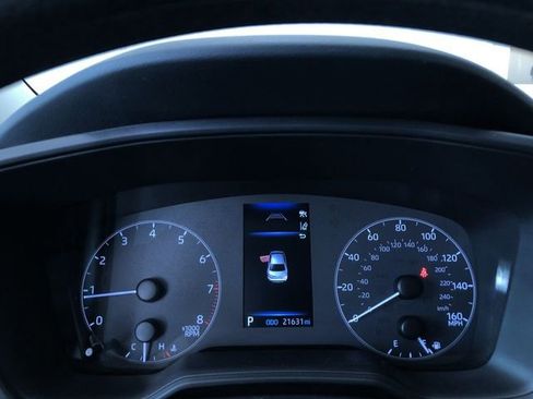 Used 2025 Toyota Corolla LE image 31