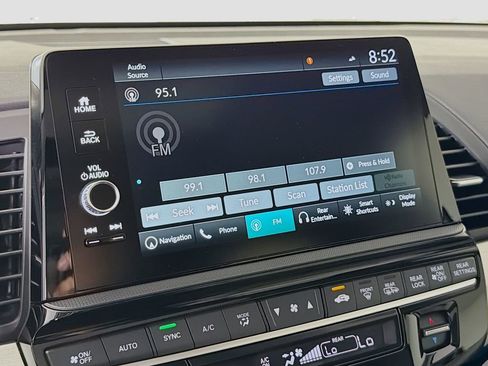 Used 2026 Honda Odyssey Touring image 17