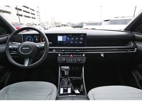 Certified 2025 Hyundai Santa Cruz SE image 12