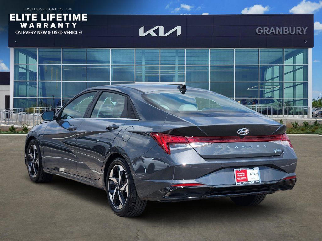 Used 2023 Hyundai Elantra Limited FWD image 4