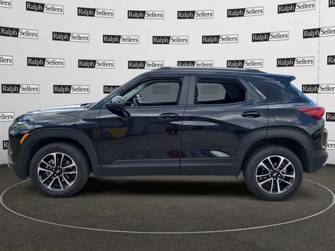 Used 2025 Chevrolet TrailBlazer LT AWD/4WD image 3