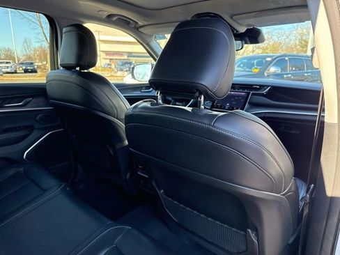 Certified 2022 Jeep Grand Cherokee Limited image 23