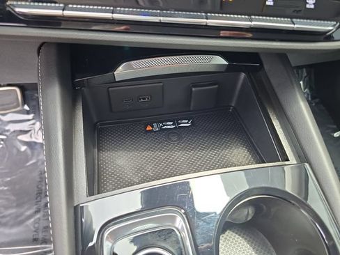 Certified 2025 Buick Envision Sport Touring AWD/4WD image 21