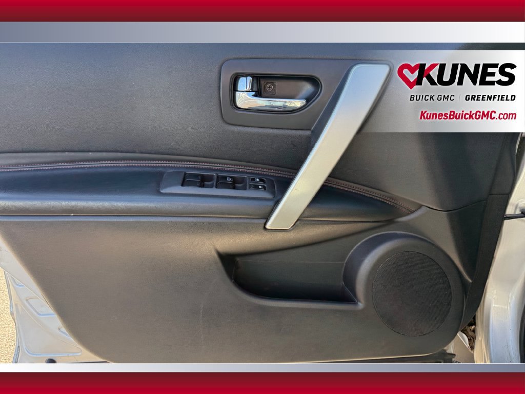 Used 2013 Nissan Rogue SL AWD/4WD image 19