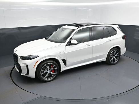 New 2026 BMW X5 xDrive50e image 31