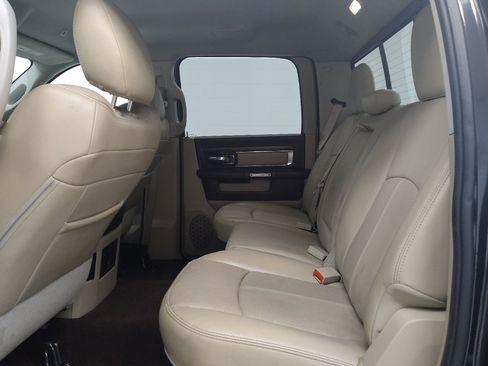 Used 2018 RAM 1500 Laramie w/ Convenience Group AWD/4WD image 18