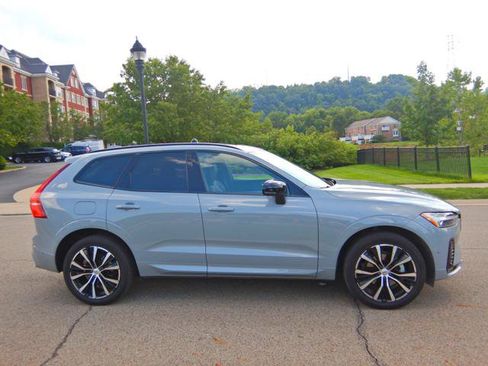 Used 2025 Volvo XC60 B5 Plus AWD/4WD image 10
