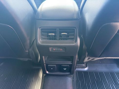 Used 2019 Ford Edge Titanium w/ Equipment Group 301A AWD/4WD image 23