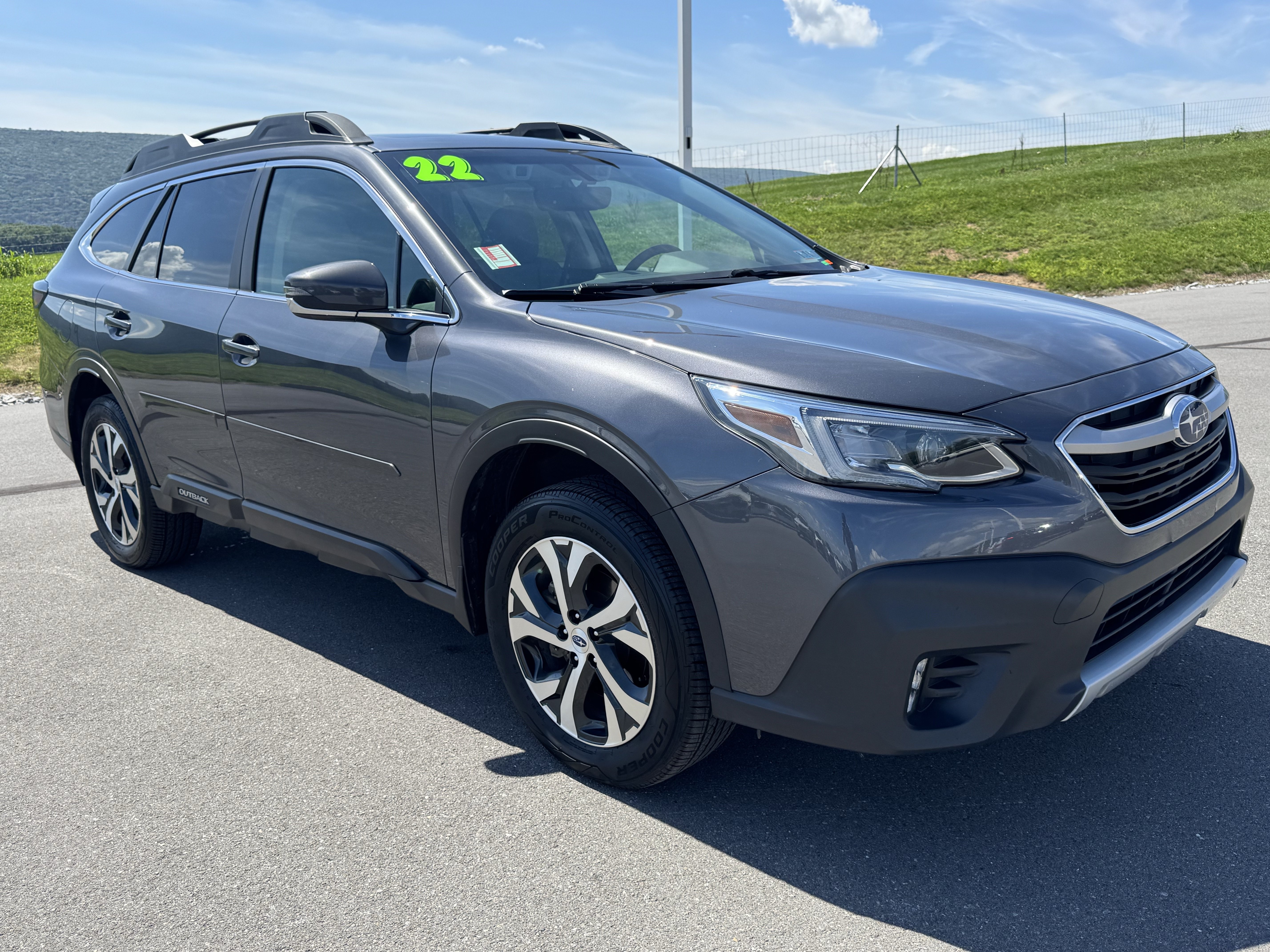 Used 2022 Subaru Outback Limited AWD/4WD image 1