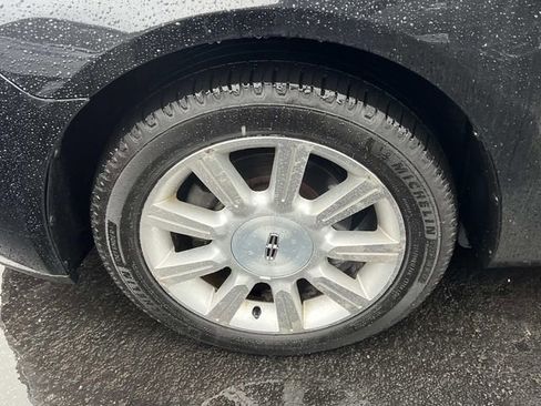 Used 2011 Lincoln MKZ image 10