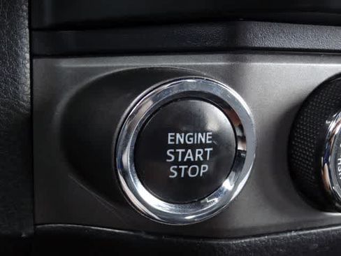 Used 2019 Toyota Tacoma TRD Off-Road w/ Technology Package AWD/4WD image 22