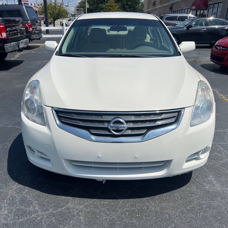Used 2011 Nissan Altima 2.5 S FWD image 2