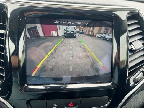 Used 2020 Jeep Cherokee Limited AWD/4WD image 26