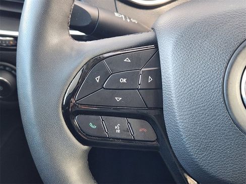 Used 2023 Jeep Cherokee Altitude Lux image 27