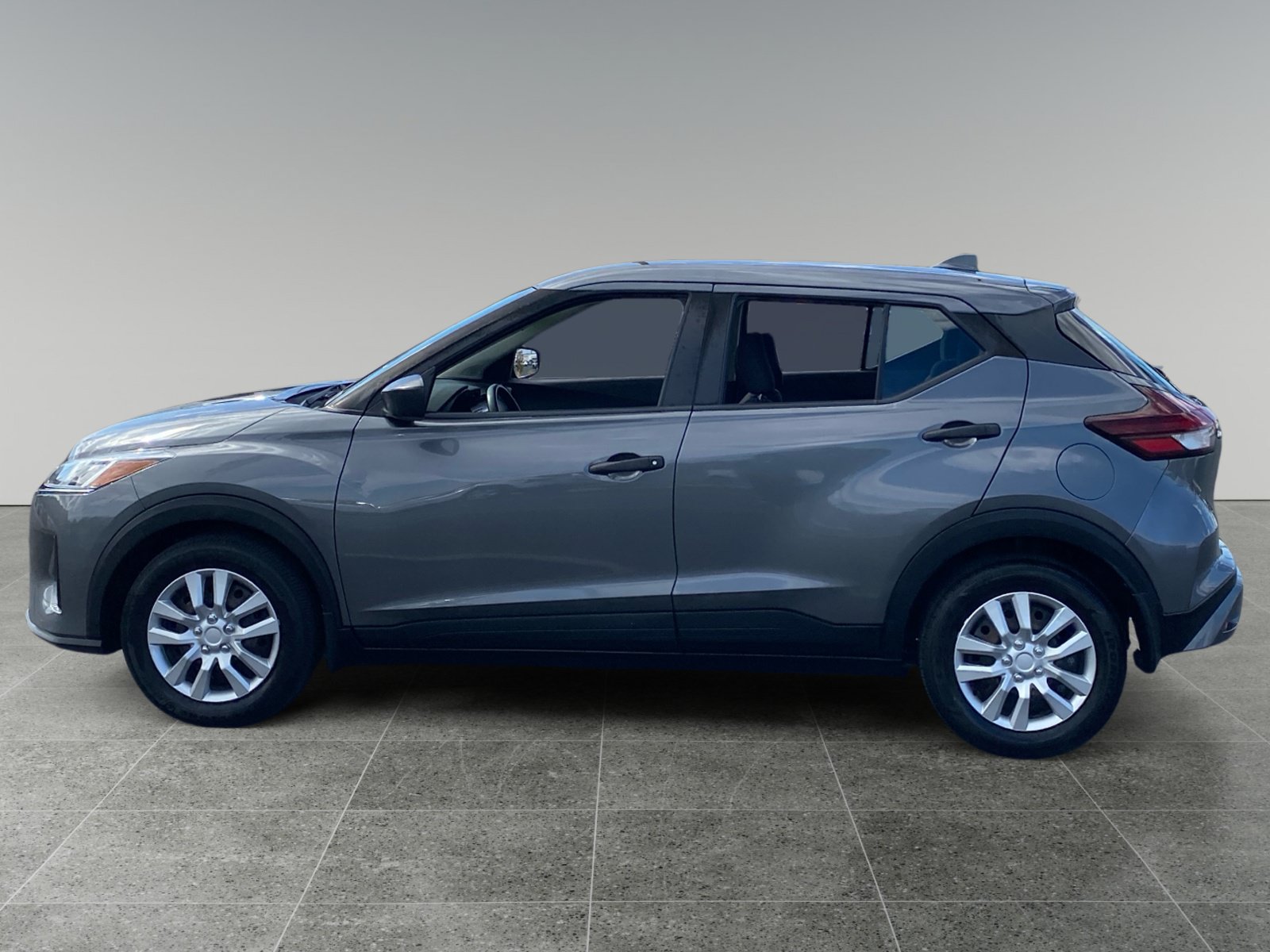Used 2021 Nissan Kicks S FWD image 2