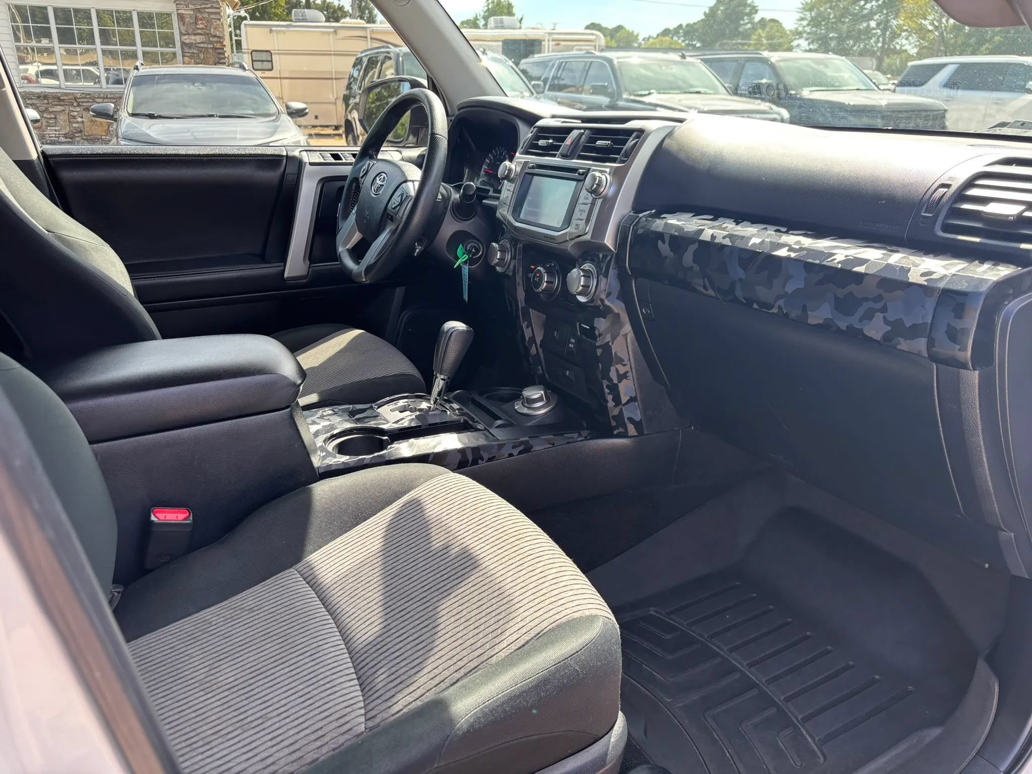 Used 2019 Toyota 4Runner SR5 AWD/4WD image 21