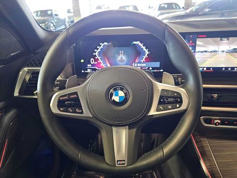 Used 2026 BMW X5 xDrive40i w/ M Sport Package AWD/4WD image 11