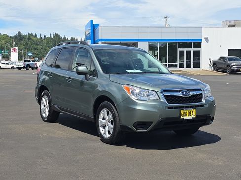 Used 2015 Subaru Forester 2.5i Premium w/ All-Weather Package AWD/4WD image 2