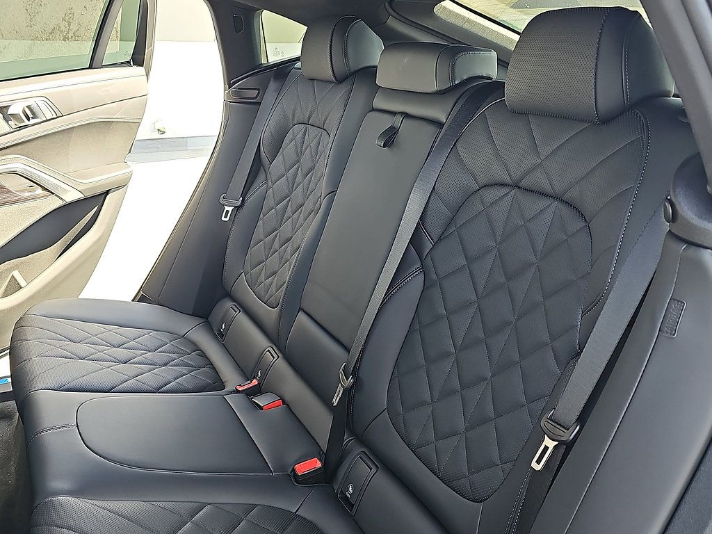 New 2026 BMW X6 xDrive40i AWD/4WD image 14