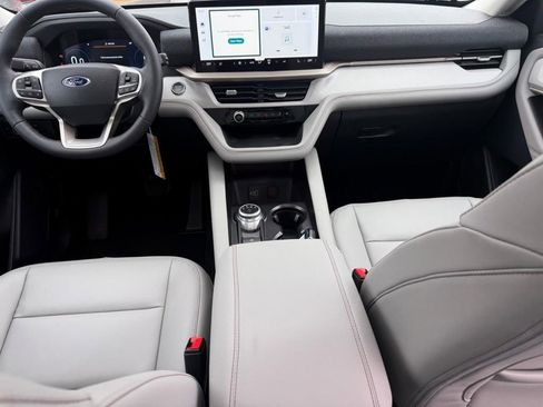 New 2026 Ford Explorer Active w/ Active Comfort Package image 8