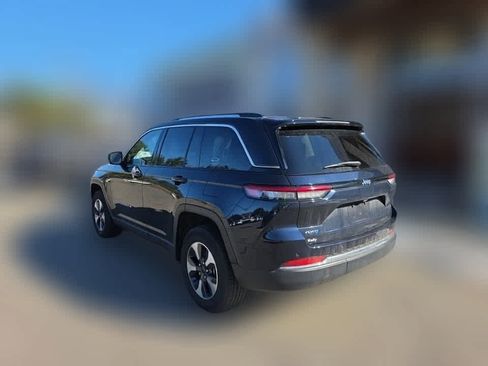 Used 2023 Jeep Grand Cherokee 4WD 4xe image 5