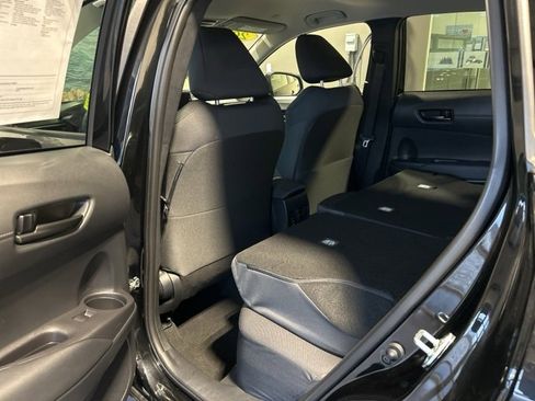 Used 2024 Toyota Corolla Cross LE image 27