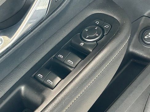 Used 2023 GMC Terrain SLE w/ Driver Convenience Package FWD image 19