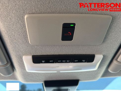 Used 2023 Nissan Kicks SR FWD image 13