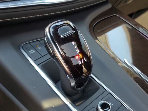 Used 2024 Cadillac Escalade Premium Luxury Platinum image 32