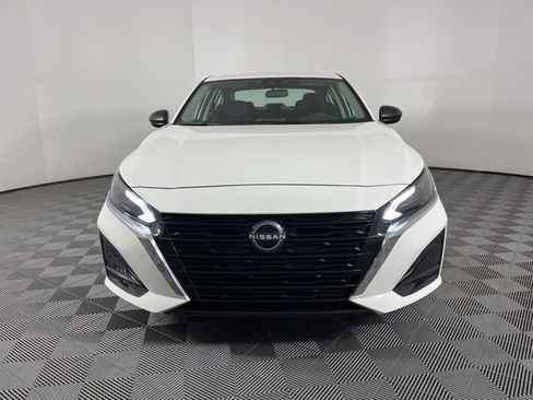 Used 2025 Nissan Altima 2.5 SV image 4