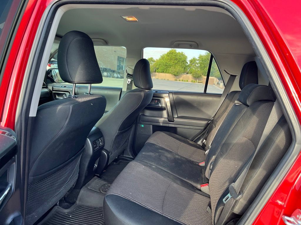Used 2020 Toyota 4Runner TRD Off-Road AWD/4WD image 15