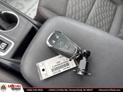 Used 2019 Chevrolet Equinox LT w/ Driver Convenience Package image 31