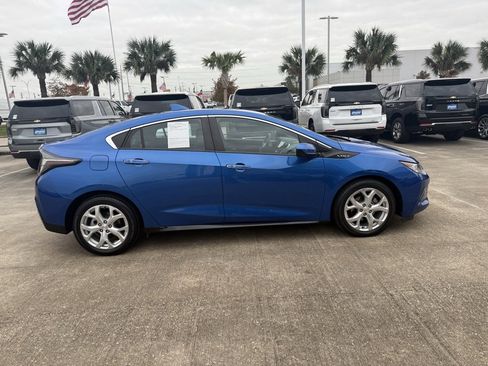 Used 2017 Chevrolet Volt Premier w/ Driver Confidence II Package image 7