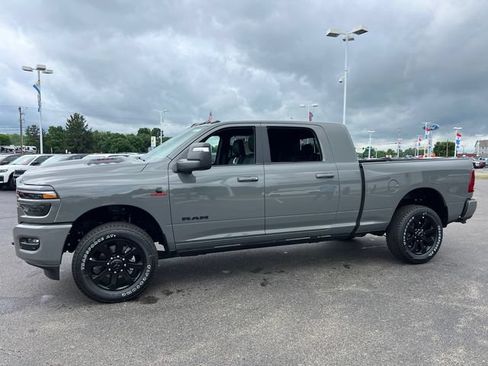 New 2026 RAM 2500 Laramie AWD/4WD image 3