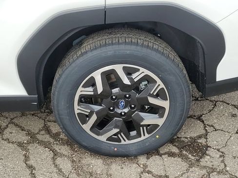 Used 2026 Subaru Forester Premium AWD/4WD image 5