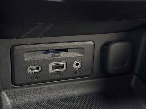 Used 2024 GMC Terrain SLT image 23