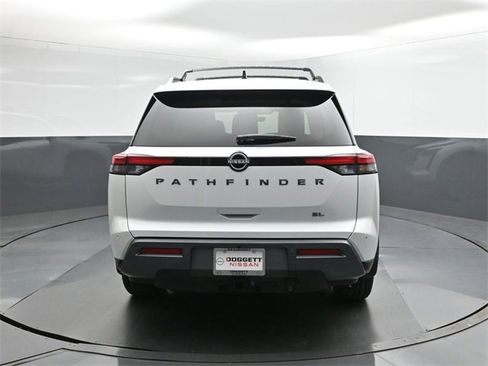 New 2026 Nissan Pathfinder SL w/ SL Premium Package image 8