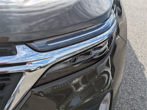 Used 2023 Chevrolet Equinox LT image 9