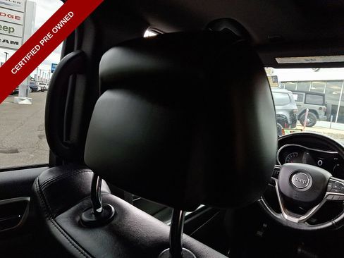 Used 2019 Jeep Grand Cherokee Altitude image 13