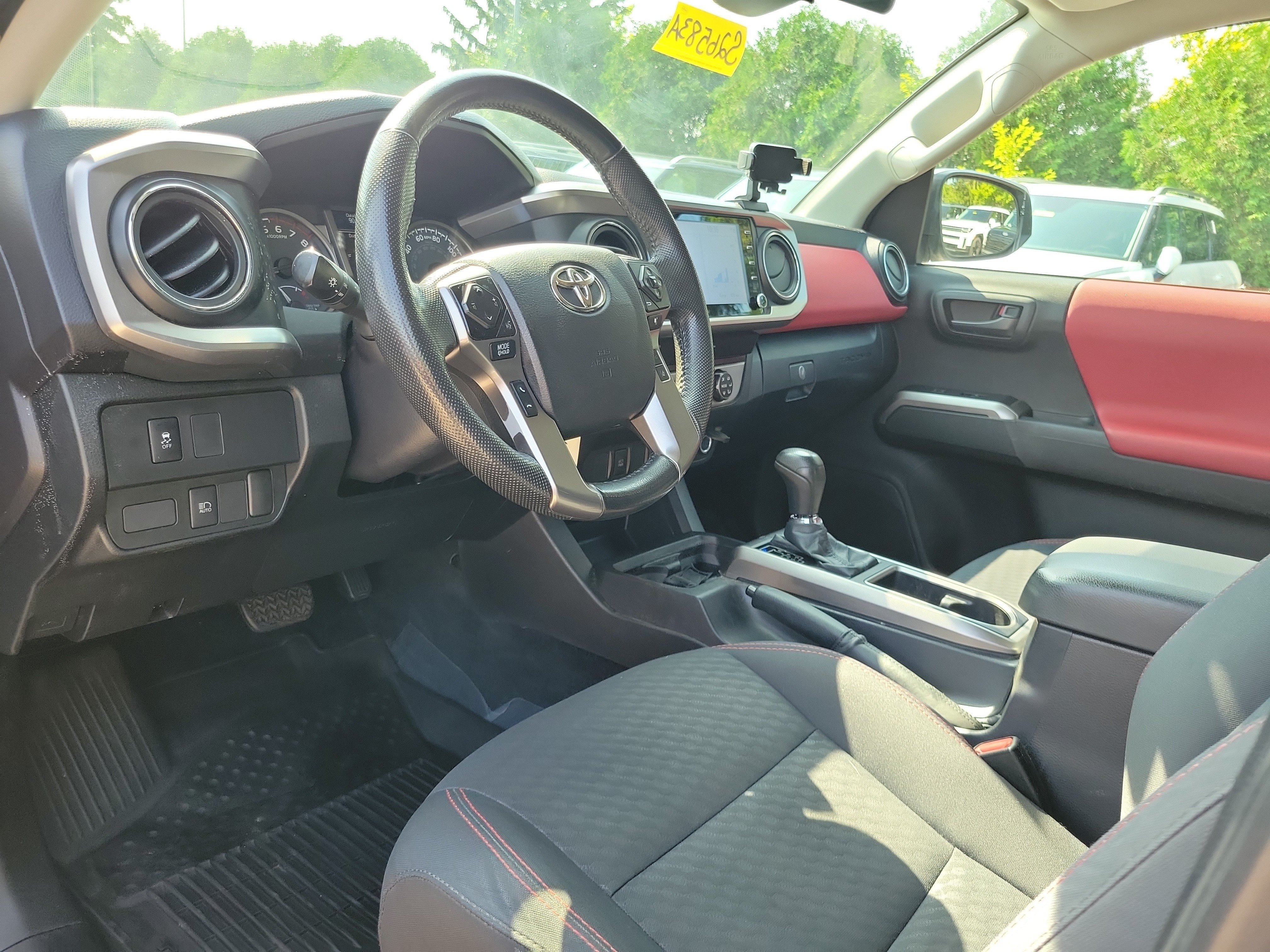 Used 2022 Toyota Tacoma SR5 w/ SR5 Appearance Package (SM) AWD/4WD image 13