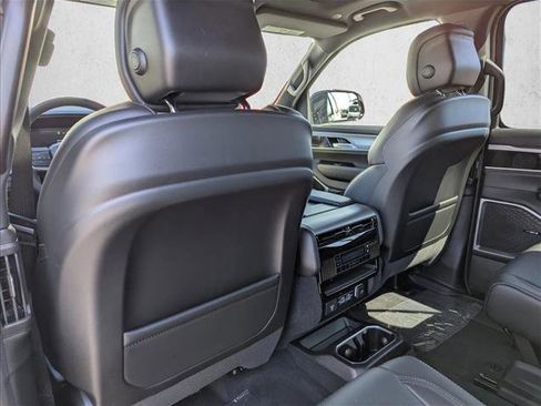 New 2026 Jeep Grand Wagoneer 4WD image 25