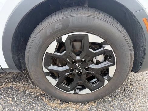 Used 2024 Kia Sorento S FWD image 33