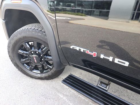 Used 2025 GMC Sierra 2500 AT4 w/ AT4 Premium Plus Package image 3