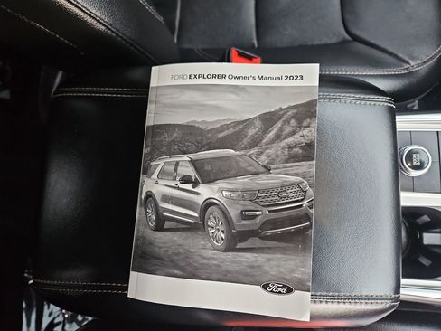 Used 2023 Ford Explorer Limited image 30