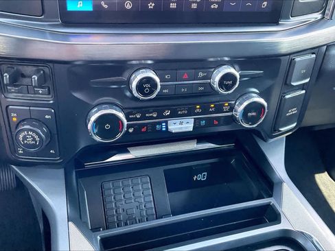 Used 2025 Ford F250 Lariat w/ Tremor Off-Road Package AWD/4WD image 30
