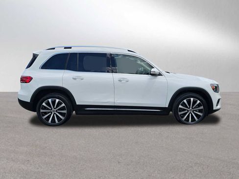 Used 2023 Mercedes-Benz GLB 250 4MATIC image 2