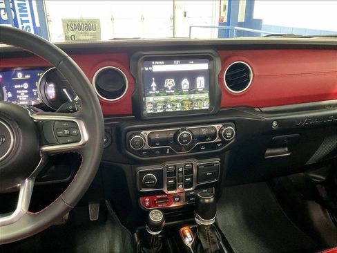 Used 2023 Jeep Wrangler Unlimited Rubicon 4xe AWD/4WD image 18